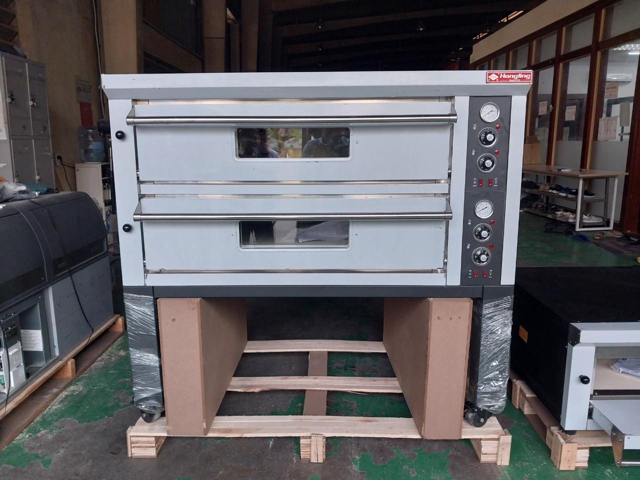Lò nướng Pizza 2 tầng dùng gas Hongling PZG-402A